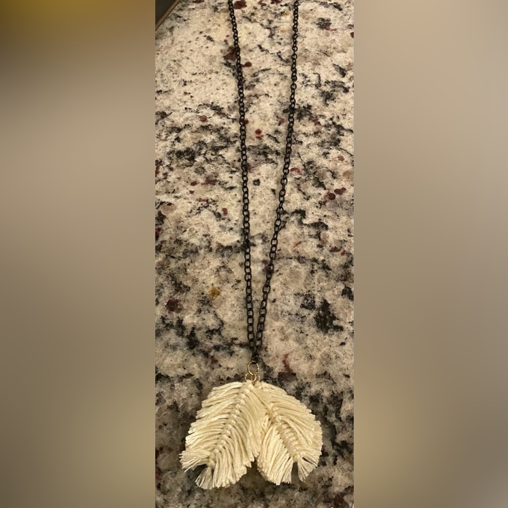 White Feathers Necklace